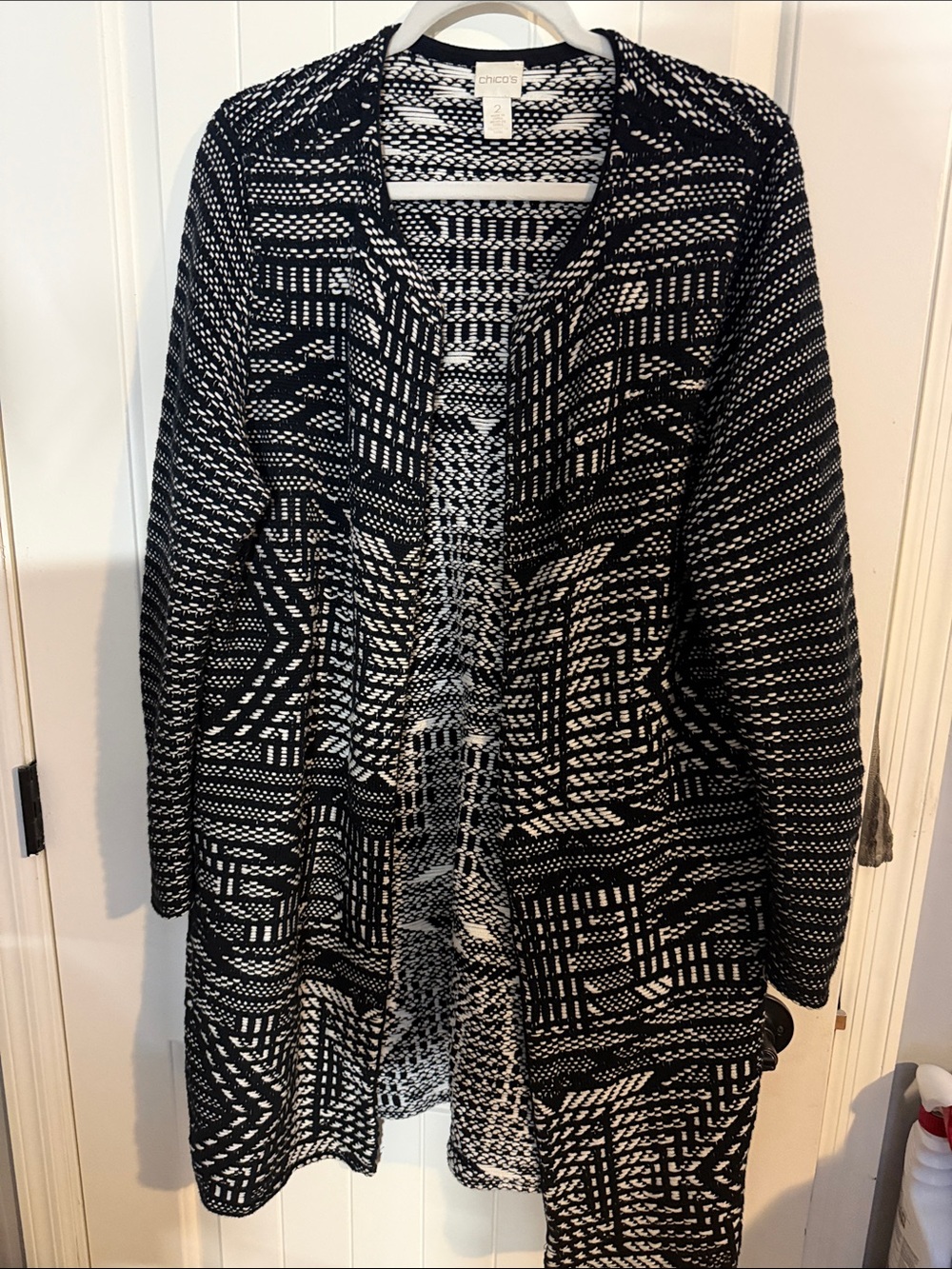 Chico's Black & White Geometric Open-Front Cardigan
